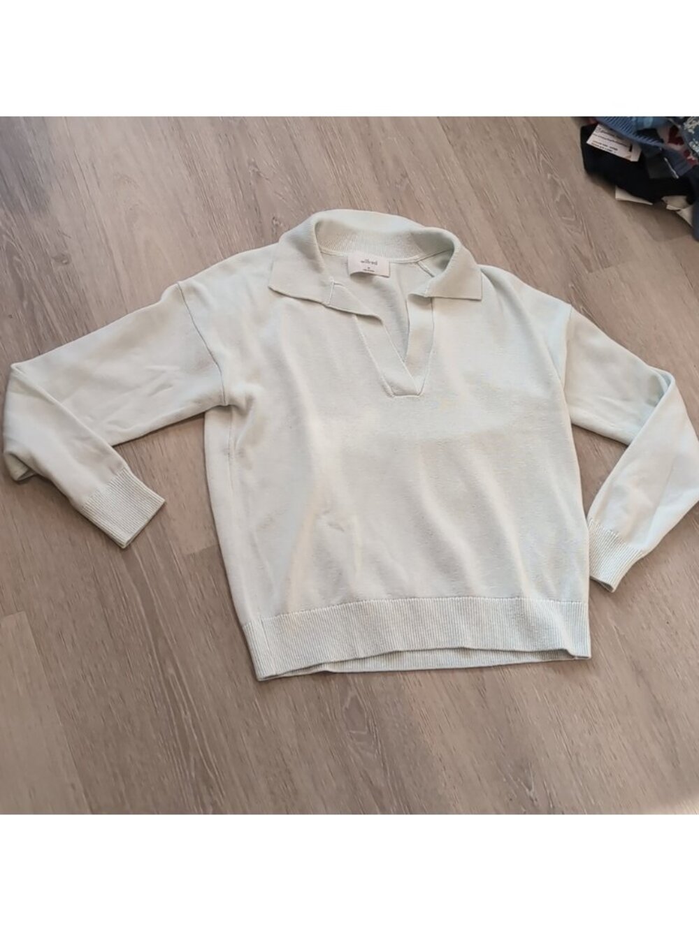 Aritzia Wilfred Clara V Neck Sweater - Picture 3 of 8